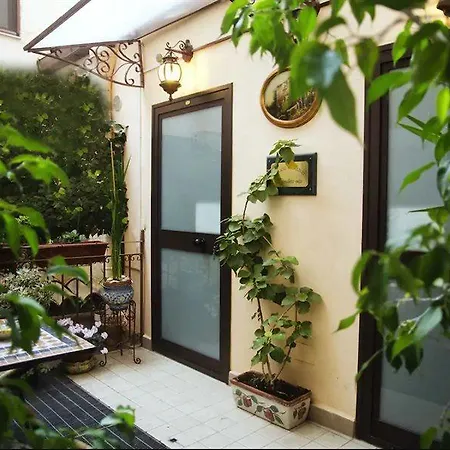 Antica Via Bed and breakfast 2*